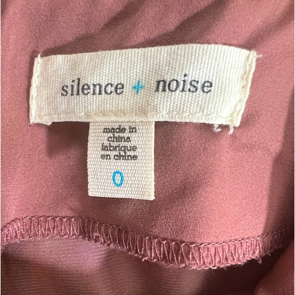 Urban Outfitters Silence + Noise - Picture 6 of 7